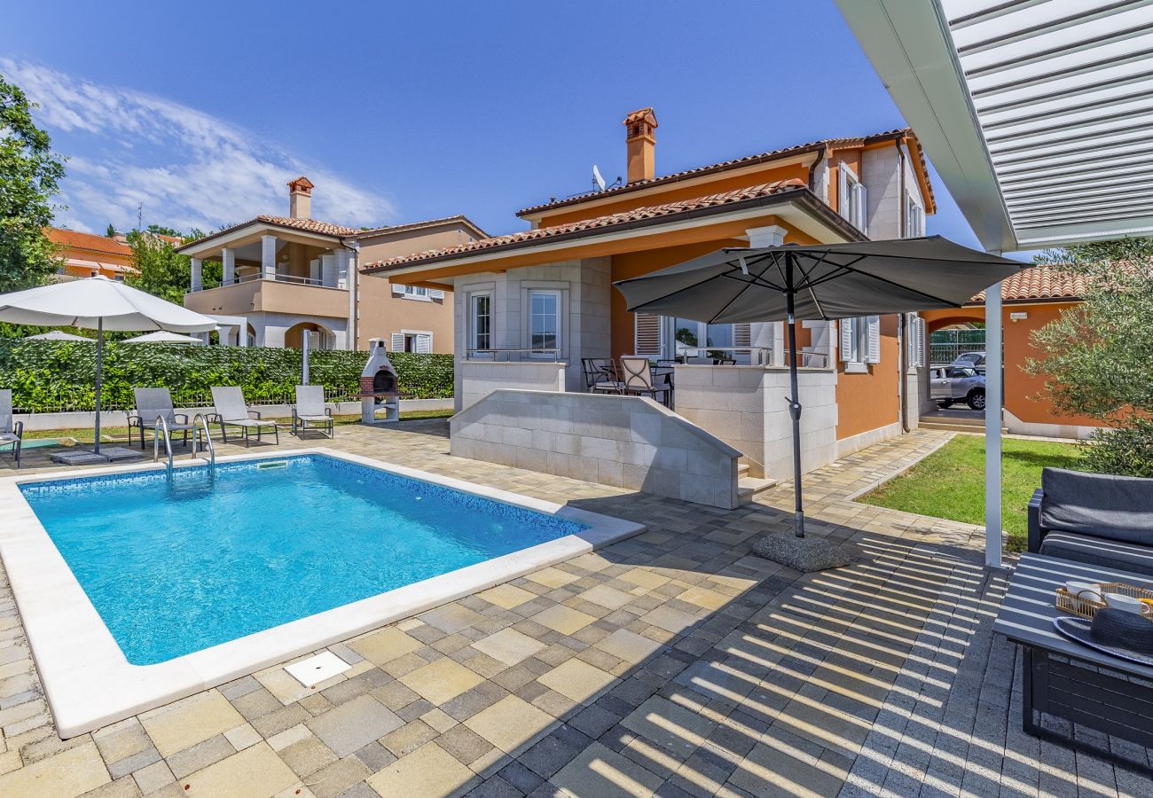 Villa in Pula - Lotus Elite Villa mit Pool und Whirlpool 4