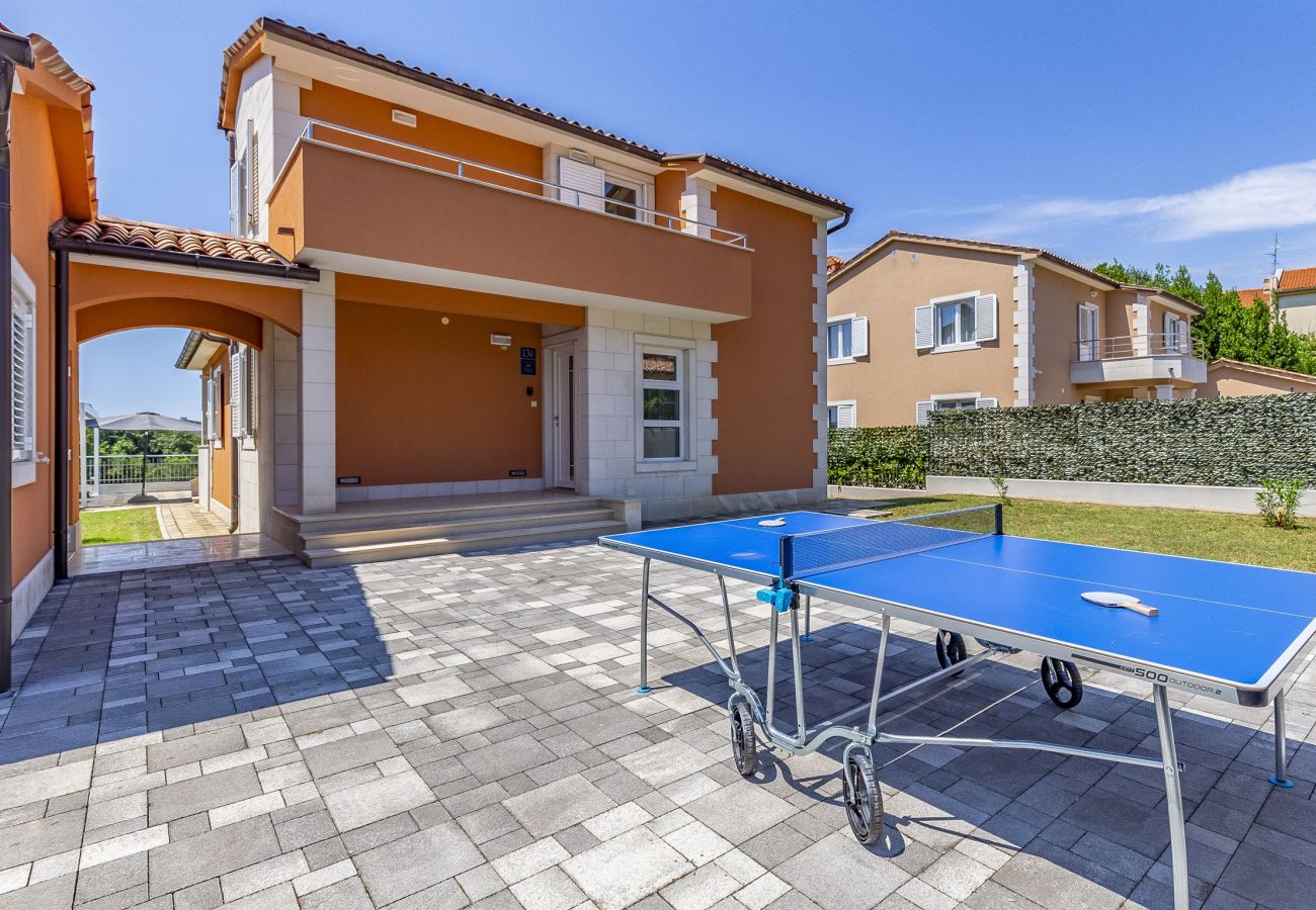 Villa in Pula - Lotus Elite Villa mit Pool und Whirlpool 4