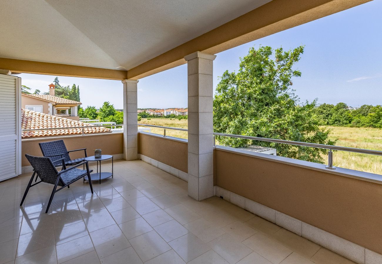 Villa in Pula - Lotus Elite Villa mit Pool und Whirlpool 1