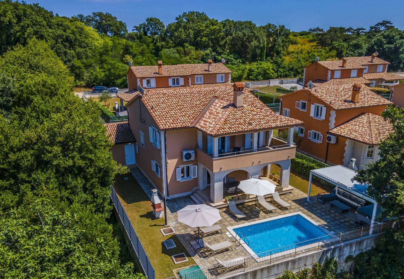 Villa in Pula - Lotus Elite Villa mit Pool und Whirlpool 5