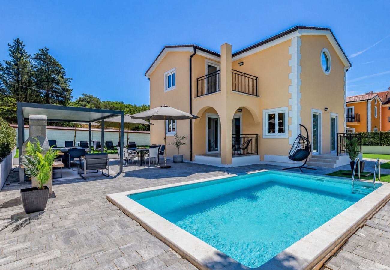 Villa in Pula - Lotus Deluxe Villa mit Pool und Whirlpool 13