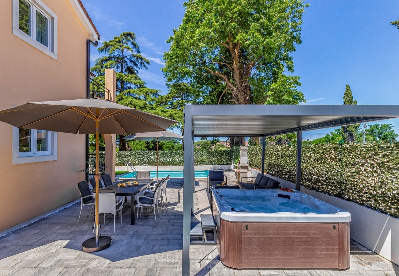 Villa in Pula - Lotus Deluxe Villa mit Pool und Whirlpool 13