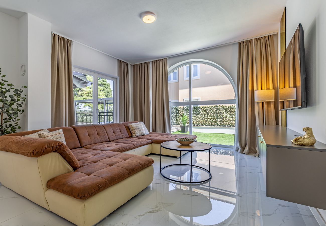 Villa in Pula - Lotus Deluxe Villa mit Pool und Whirlpool 14