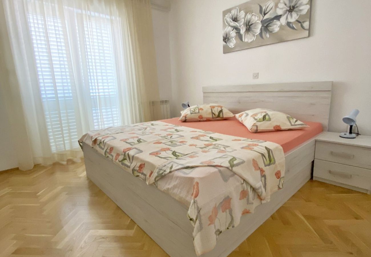 Ferienwohnung in Kampor - Drei-Zimmer-Apartment in Strandnähe - Villa Jagoda