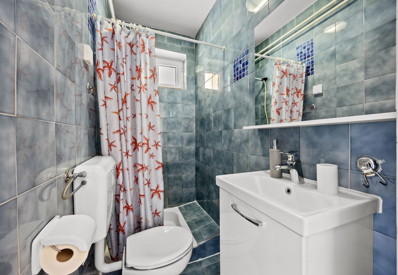 Ferienwohnung in Kampor - Drei-Zimmer-Apartment in Strandnähe - Villa Jagoda