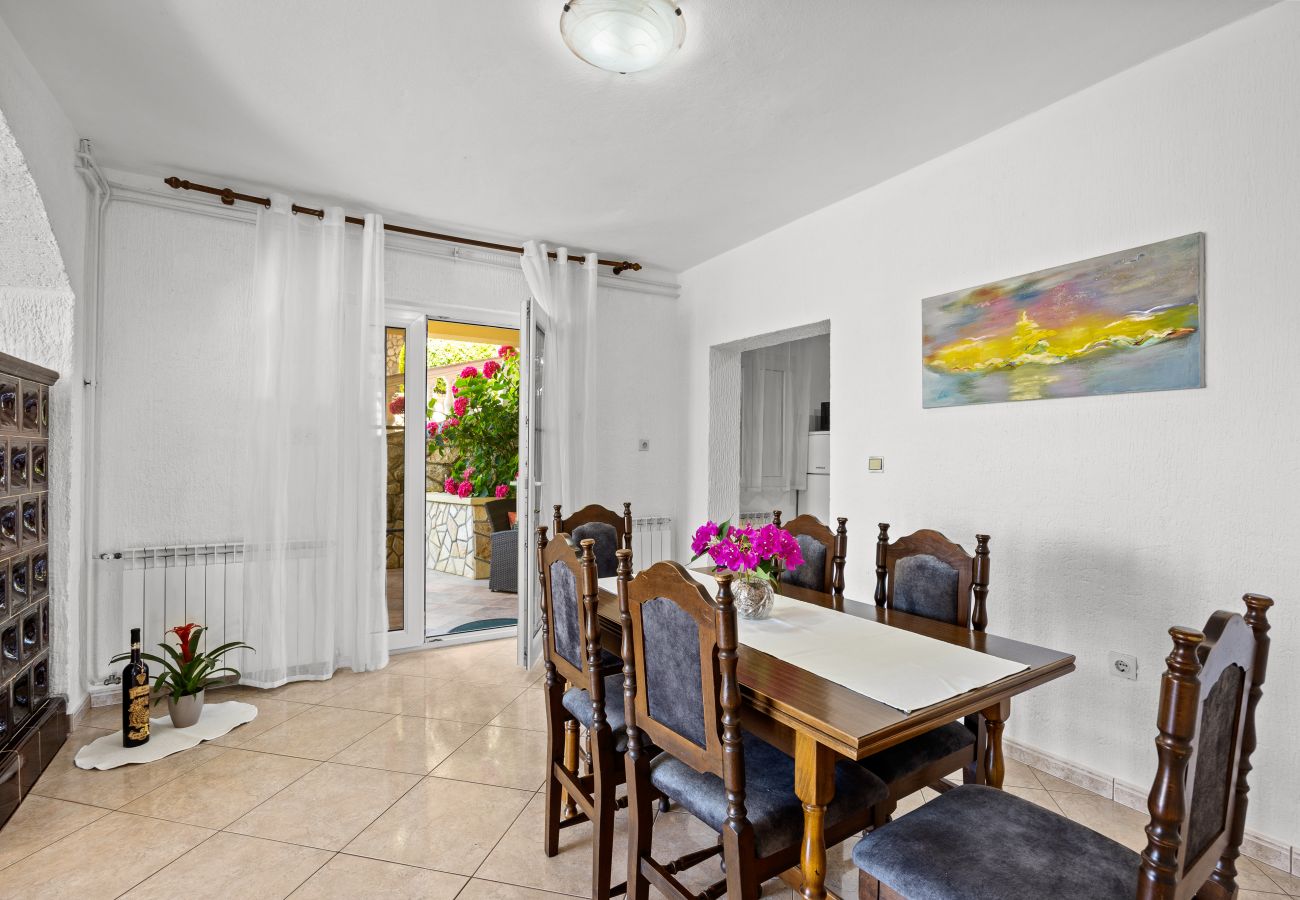 Ferienwohnung in Kampor - Drei-Zimmer-Apartment in Strandnähe - Villa Jagoda
