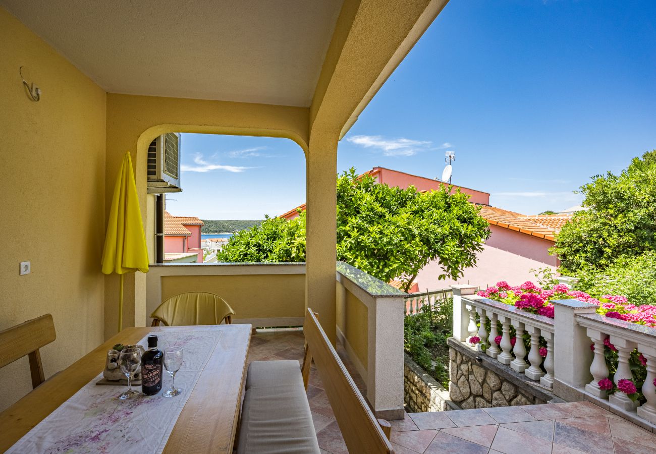 Ferienwohnung in Kampor - Drei-Zimmer-Apartment in Strandnähe - Villa Jagoda