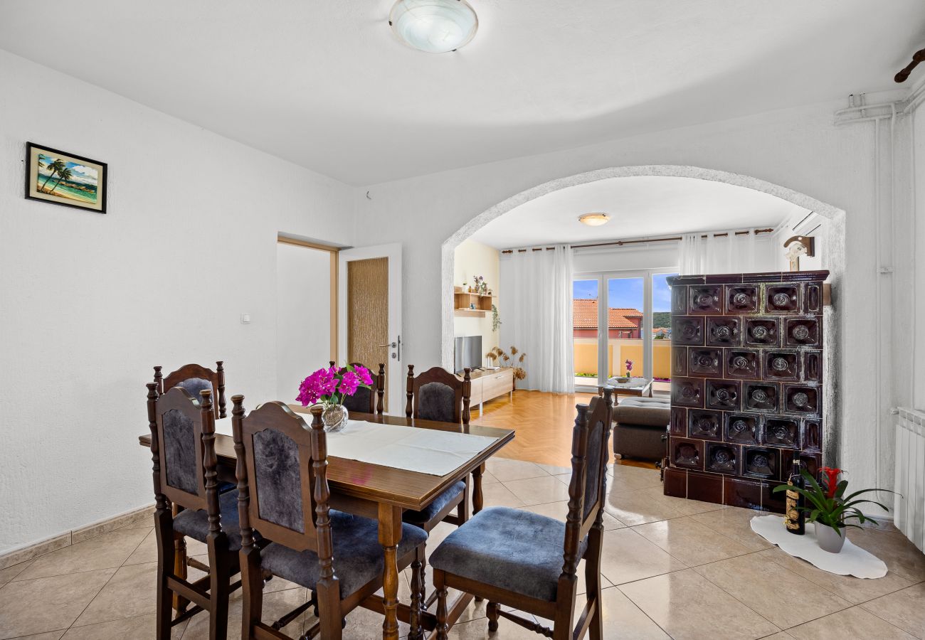 Ferienwohnung in Kampor - Drei-Zimmer-Apartment in Strandnähe - Villa Jagoda