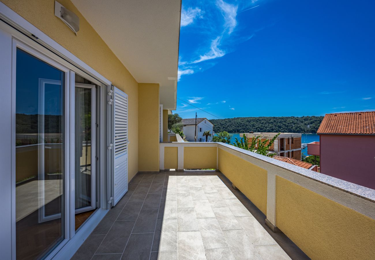 Ferienwohnung in Kampor - Drei-Zimmer-Apartment in Strandnähe - Villa Jagoda