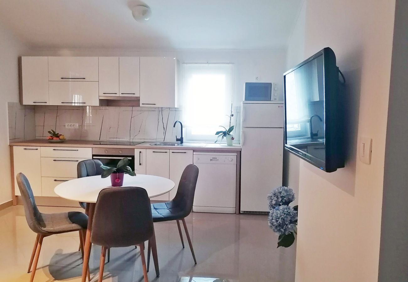 Ferienwohnung in Kampor - Zwei-Zimmer-Apartment in Strandnähe – Villa Jagoda