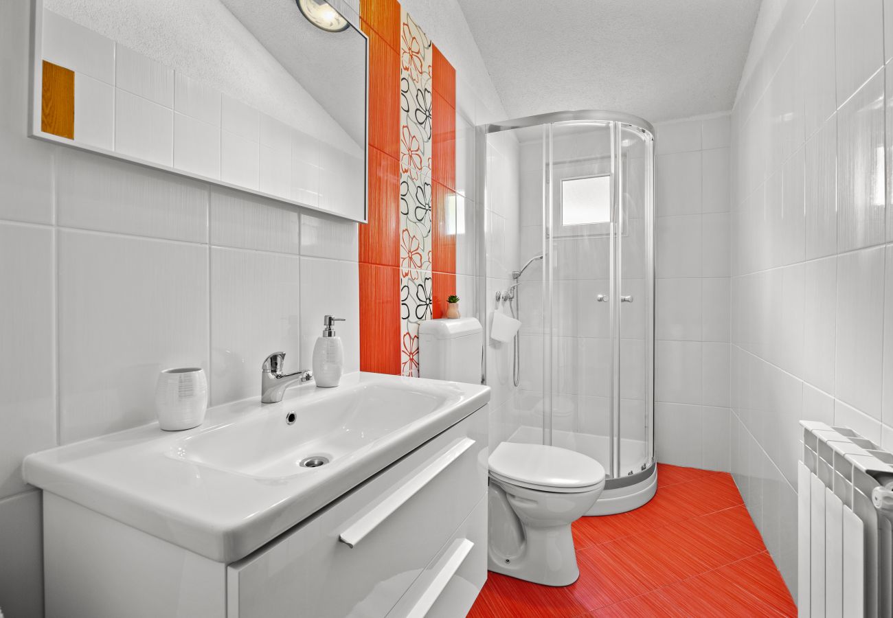 Ferienwohnung in Kampor - Zwei-Zimmer FeWo in Strandnähe - Villa Jagoda