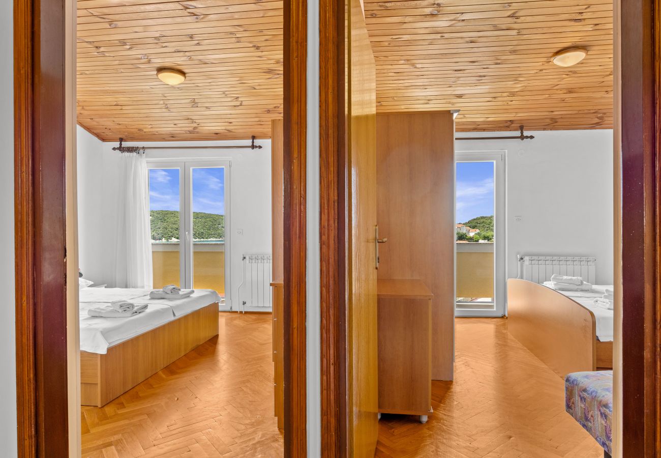 Ferienwohnung in Kampor - Zwei-Zimmer FeWo in Strandnähe - Villa Jagoda