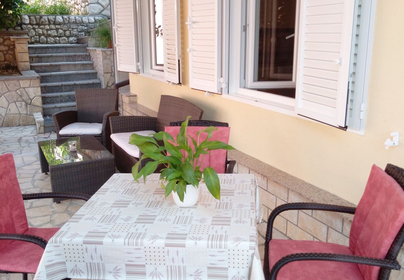 Ferienwohnung in Kampor - Ein-Zimmer-Apartment in Strandnähe - Villa Jagoda