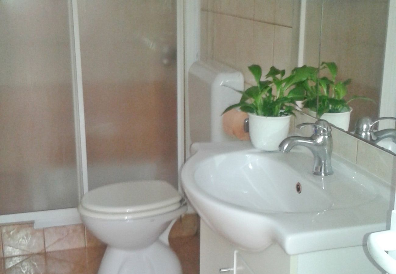 Ferienwohnung in Kampor - Ein-Zimmer-Apartment in Strandnähe - Villa Jagoda