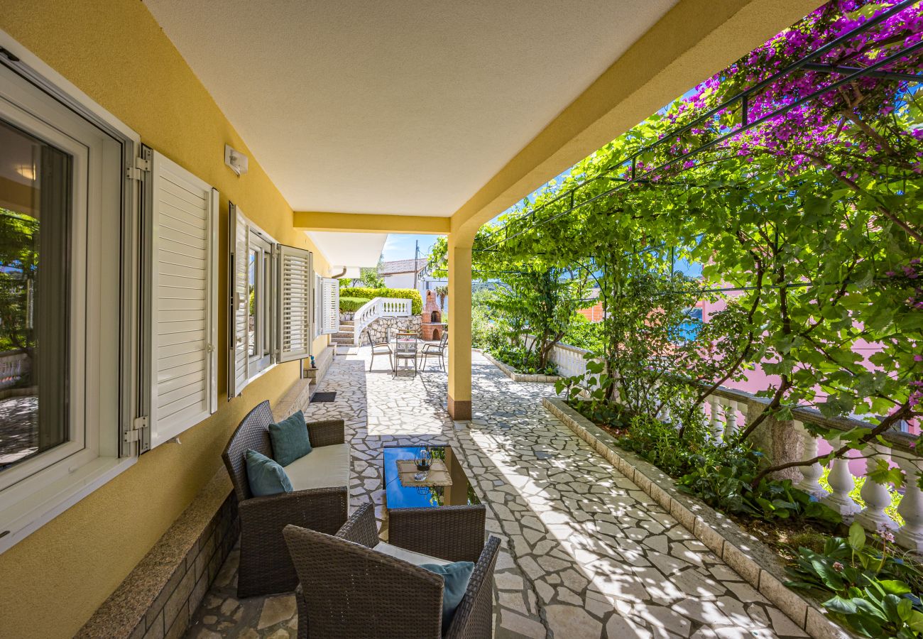 Ferienwohnung in Kampor - Ein-Zimmer-Apartment in Strandnähe - Villa Jagoda
