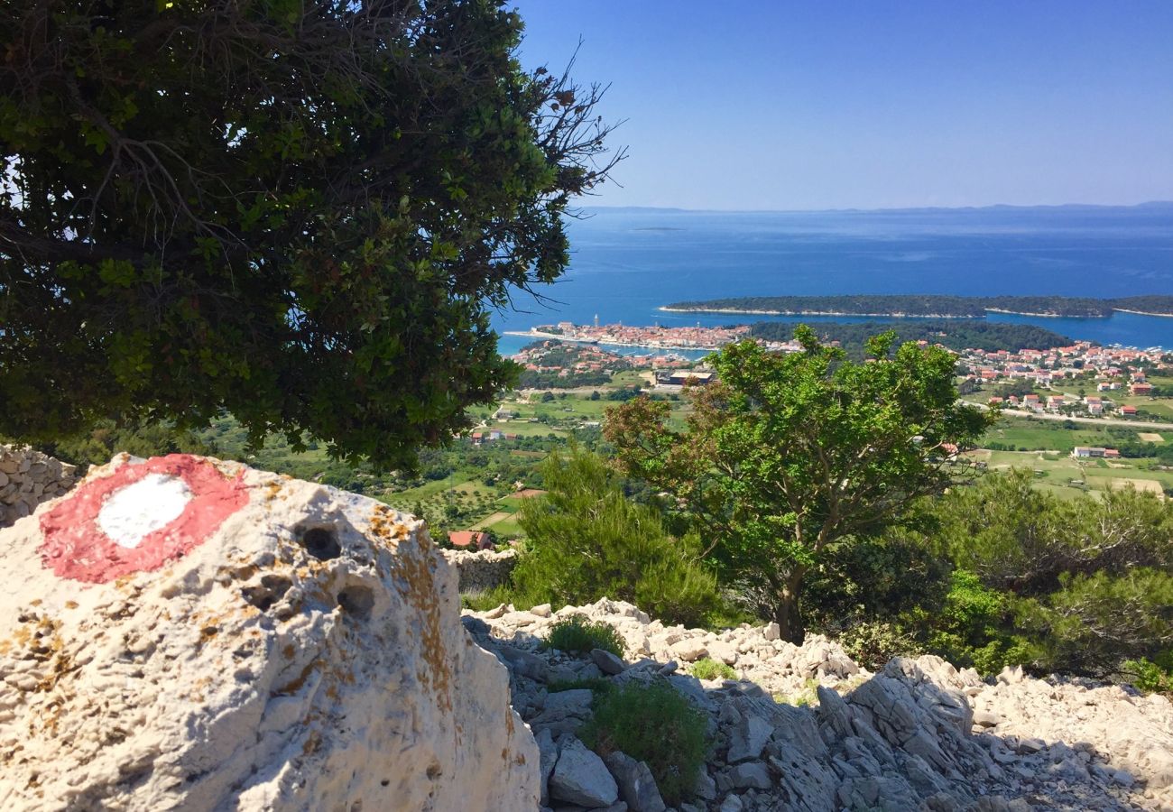 Ferienwohnung in Supetarska Draga - Apartment Nikolina 4 mit Meerblick