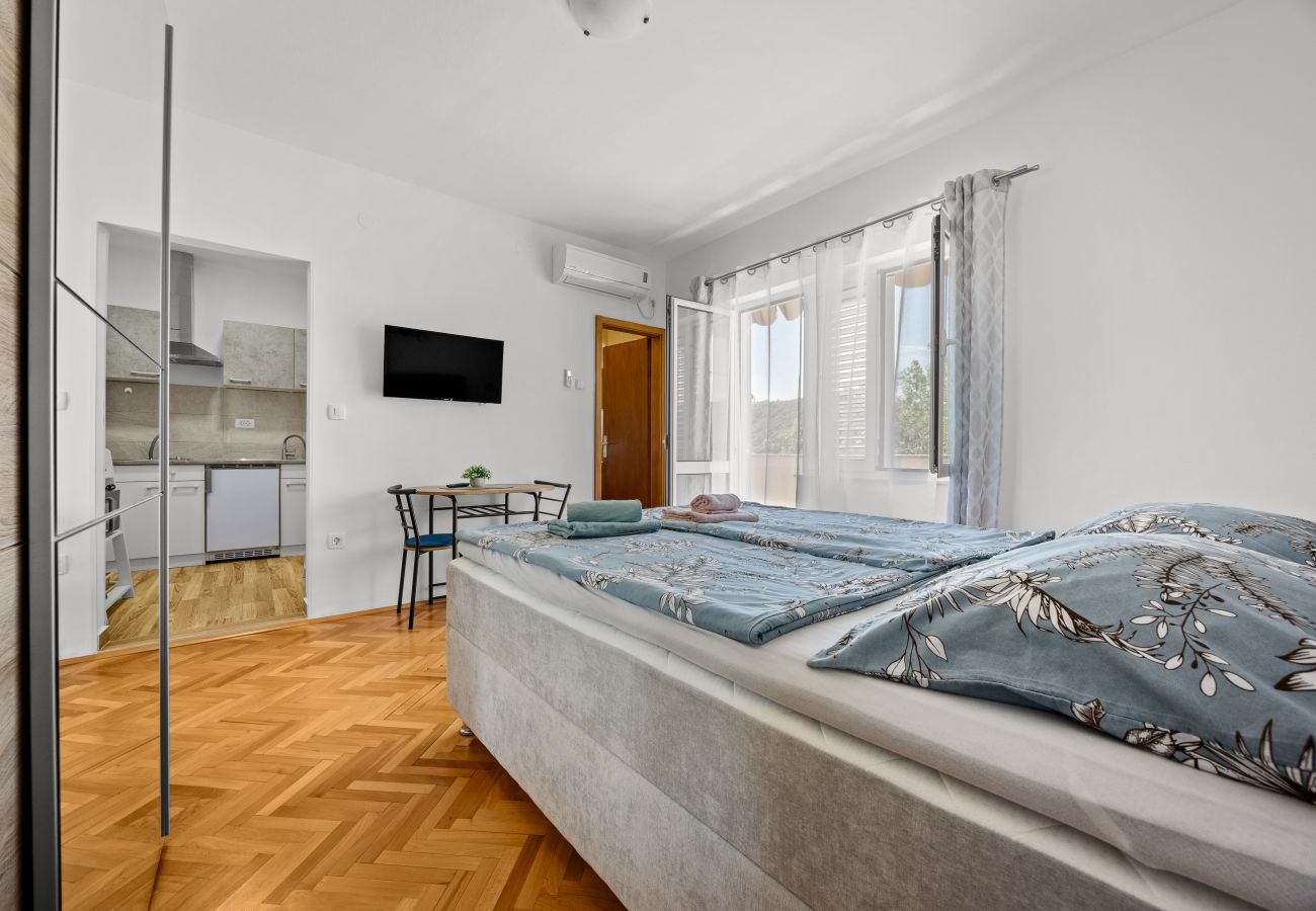 Ferienwohnung in Supetarska Draga - Apartment Nikolina 4 mit Meerblick