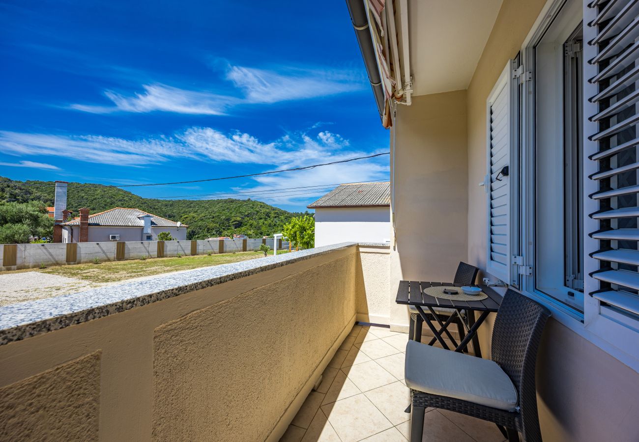Ferienwohnung in Supetarska Draga - Apartment Nikolina 4 mit Meerblick