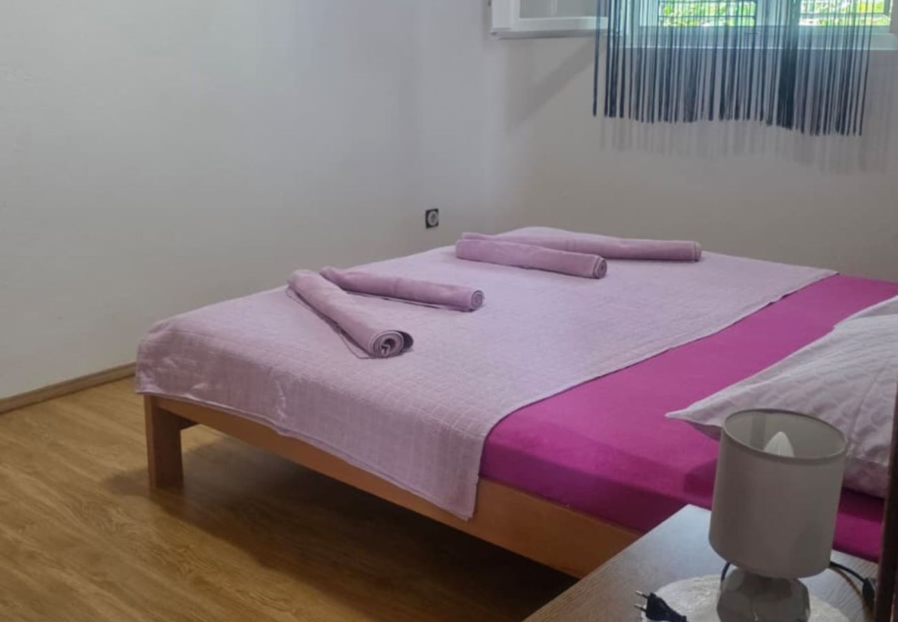 Ferienwohnung in Pag - Apartments Volarić - Meerblick A1