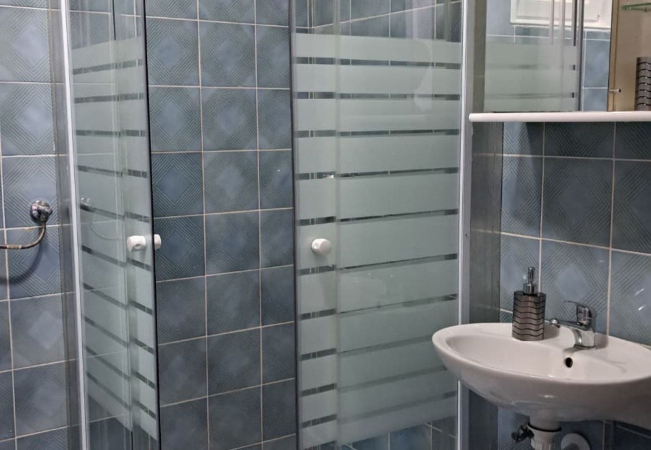 Ferienwohnung in Pag - Apartments Volarić - Meerblick A2