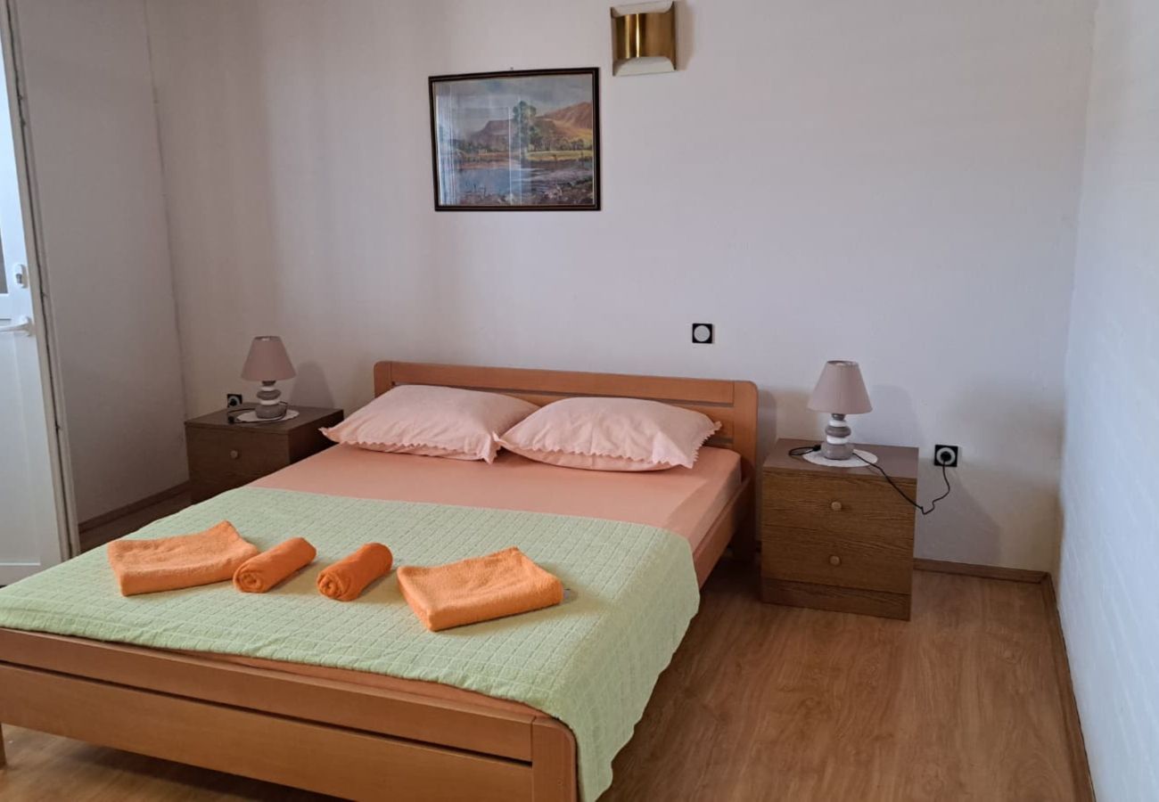 Ferienwohnung in Pag - Apartments Volarić - Meerblick A2