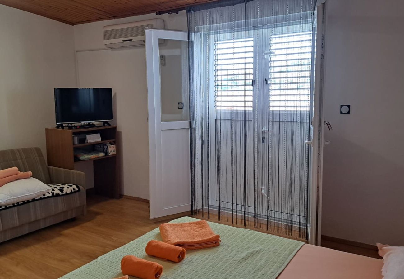 Ferienwohnung in Pag - Apartments Volarić - Meerblick A2