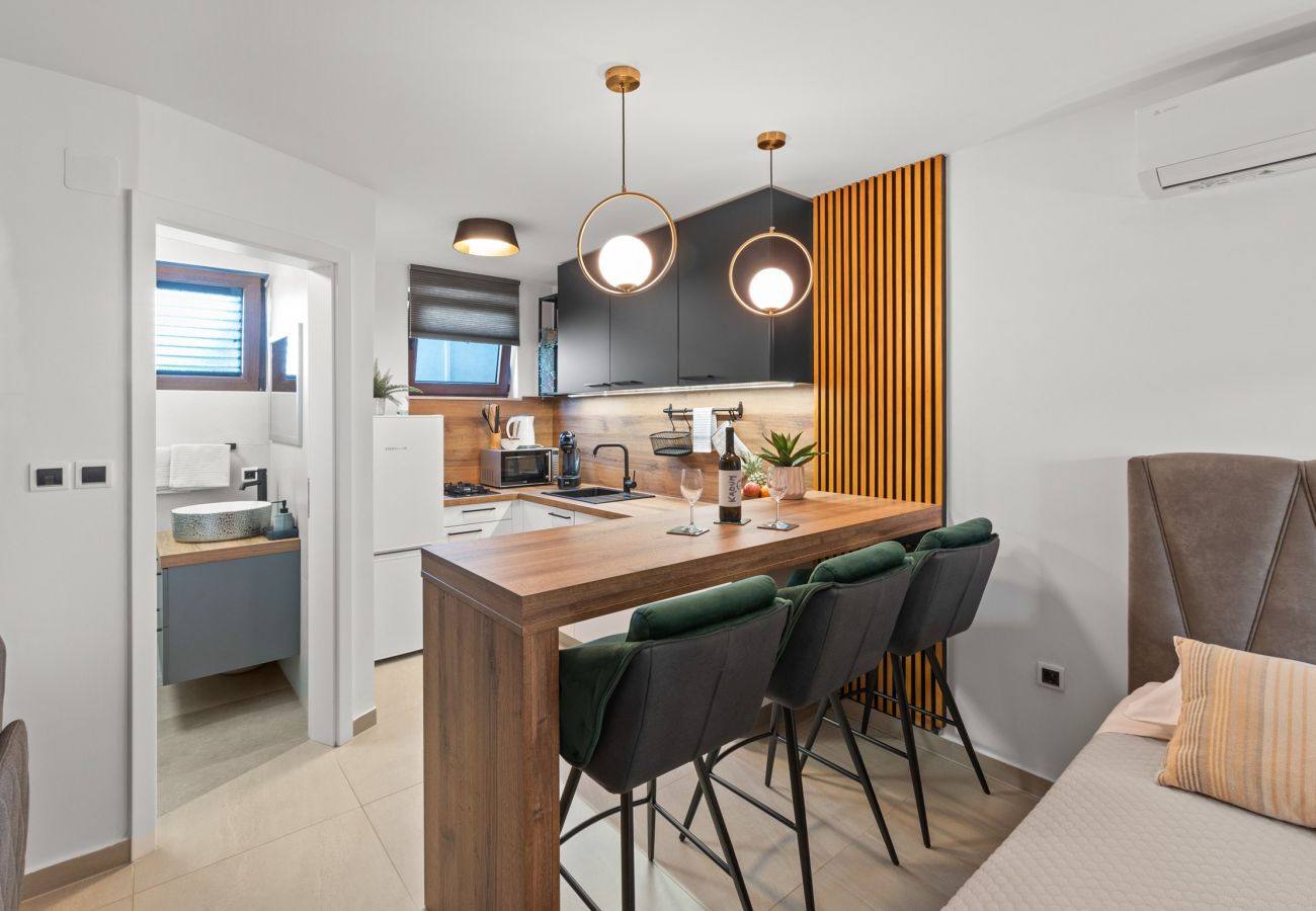 Studio in Funtana - Sea Breeze Funtana Studio Apartment A10