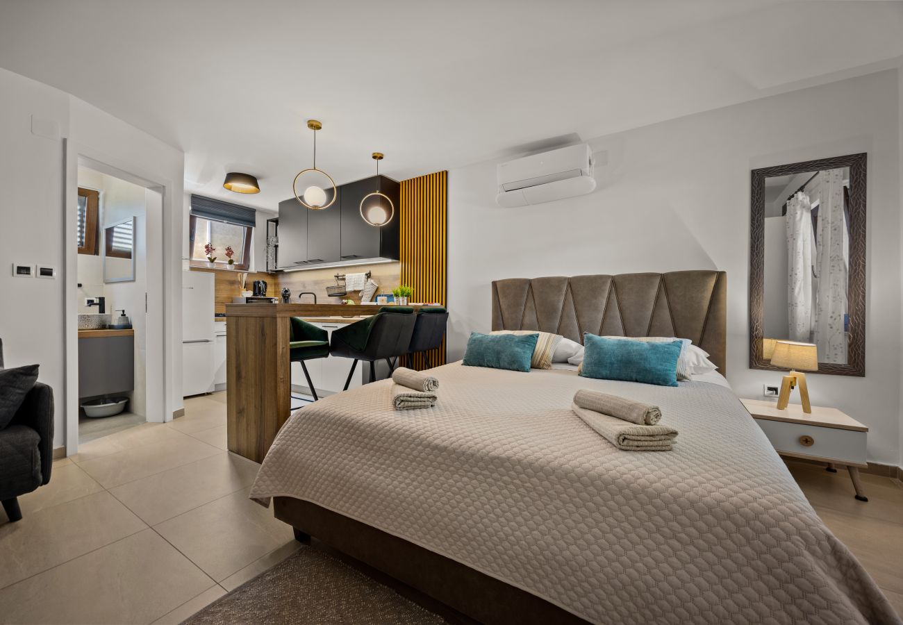Studio in Funtana - Sea Breeze Funtana Studio Apartment A10