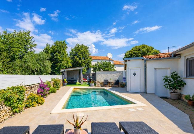 Ferienhaus in Vodnjan - Kacana Blue – Haus mit Pool, Billard und Darts