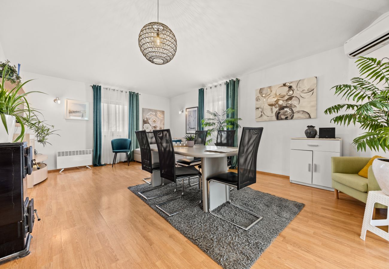 Ferienhaus in Vodnjan - Kacana Blue – Haus mit Pool, Billard und Darts