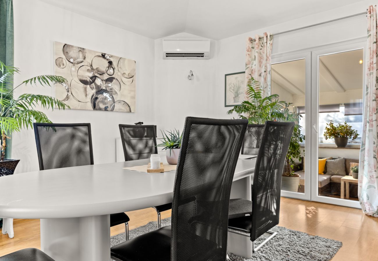 Ferienhaus in Vodnjan - Kacana Blue – Haus mit Pool, Billard und Darts