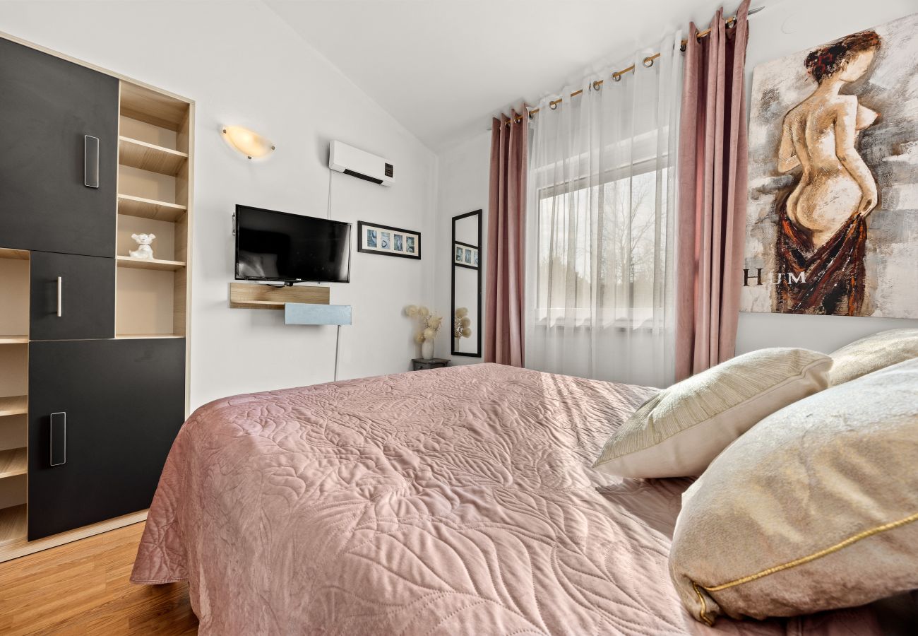 Ferienhaus in Vodnjan - Kacana Blue – Haus mit Pool, Billard und Darts