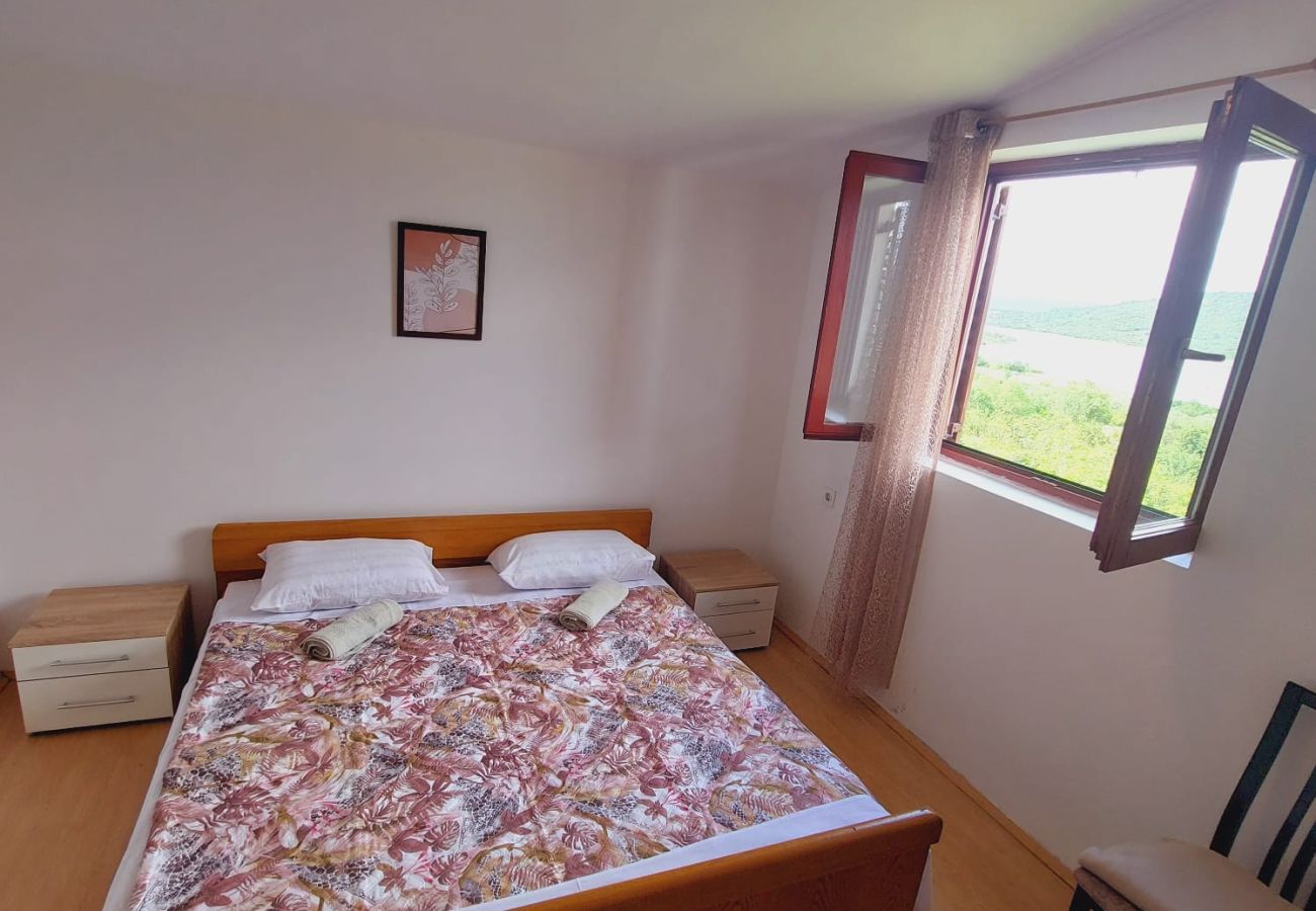 Ferienwohnung in Tisno - Apartments Tisno - Ein-Zimmer-Wohnung (links)