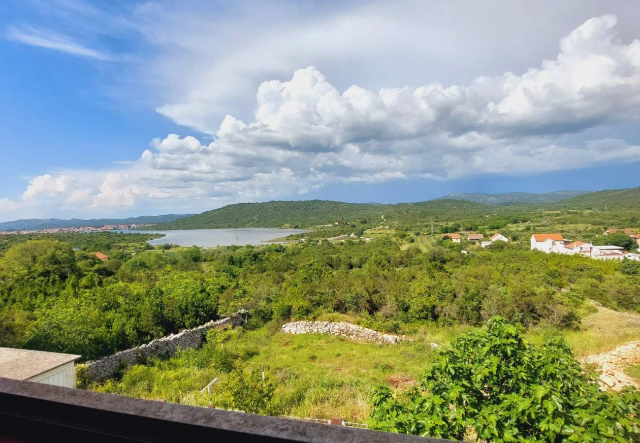 Ferienwohnung in Tisno - Apartments Tisno - Ein-Zimmer-Apartment (rechts)