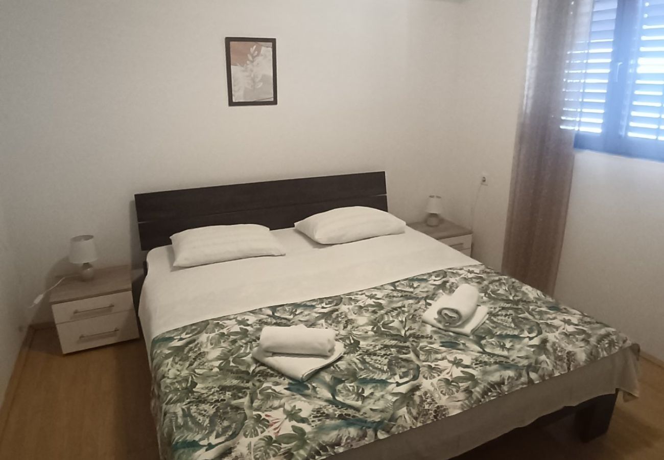 Ferienwohnung in Tisno - Apartments Tisno - Ein-Zimmer-Apartment (rechts)