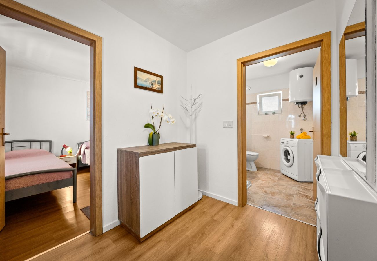 Ferienwohnung in Ližnjan - Pool-Apartment Franko 1 - Gemeinschaftspool