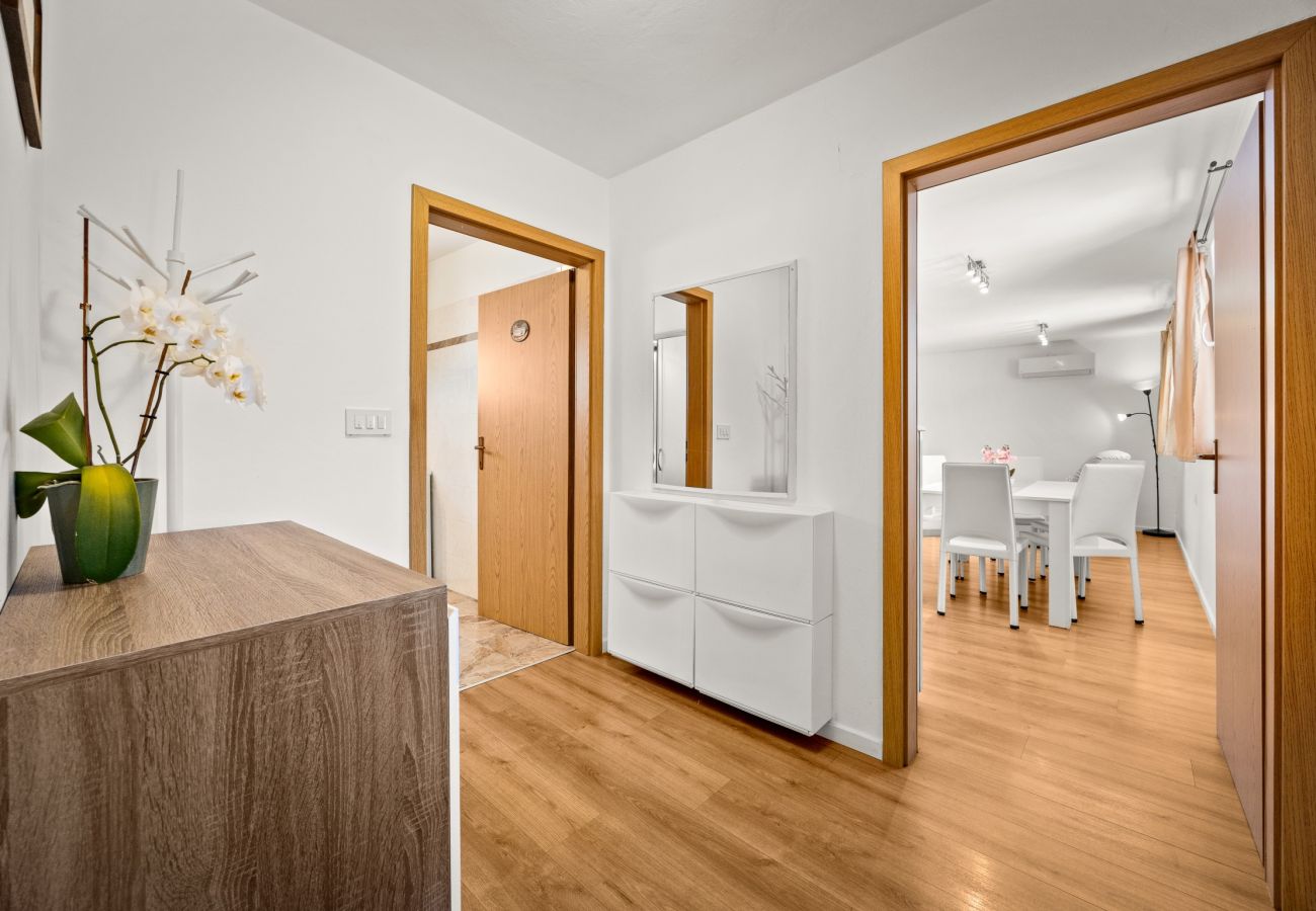 Ferienwohnung in Ližnjan - Pool-Apartment Franko 1 - Gemeinschaftspool