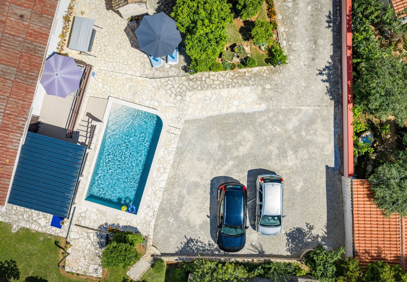 Ferienwohnung in Ližnjan - Pool-Apartment Franko 1 - Gemeinschaftspool