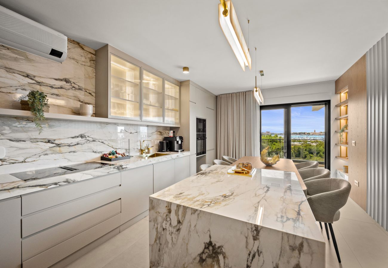 Ferienwohnung in Zadar - Olive Luxe Penthouse mit Jacuzzi und Meerblick
