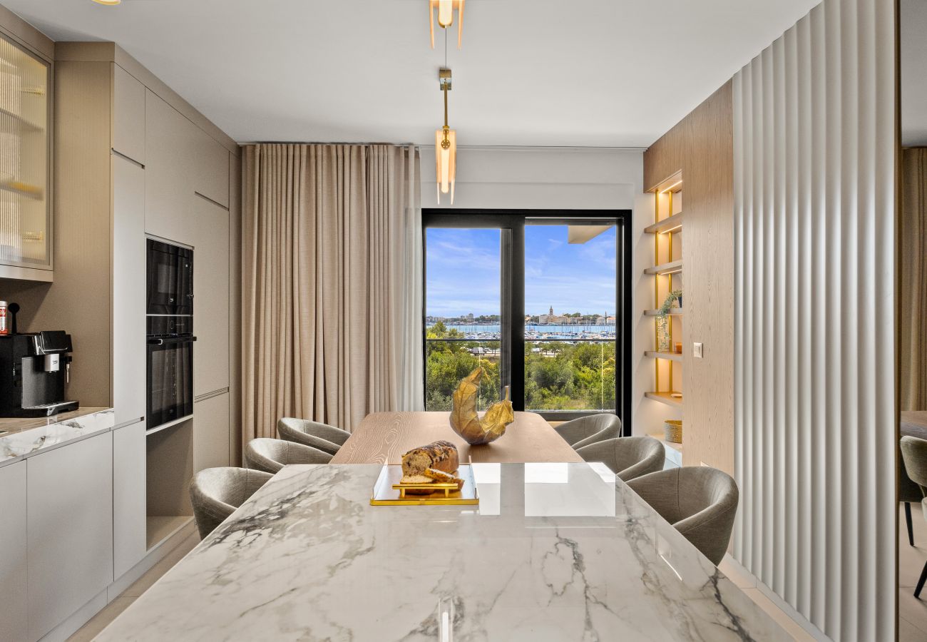 Ferienwohnung in Zadar - Olive Luxe Penthouse mit Jacuzzi und Meerblick