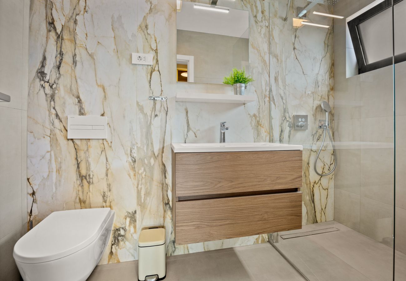 Ferienwohnung in Zadar - Olive Luxe Penthouse mit Jacuzzi und Meerblick