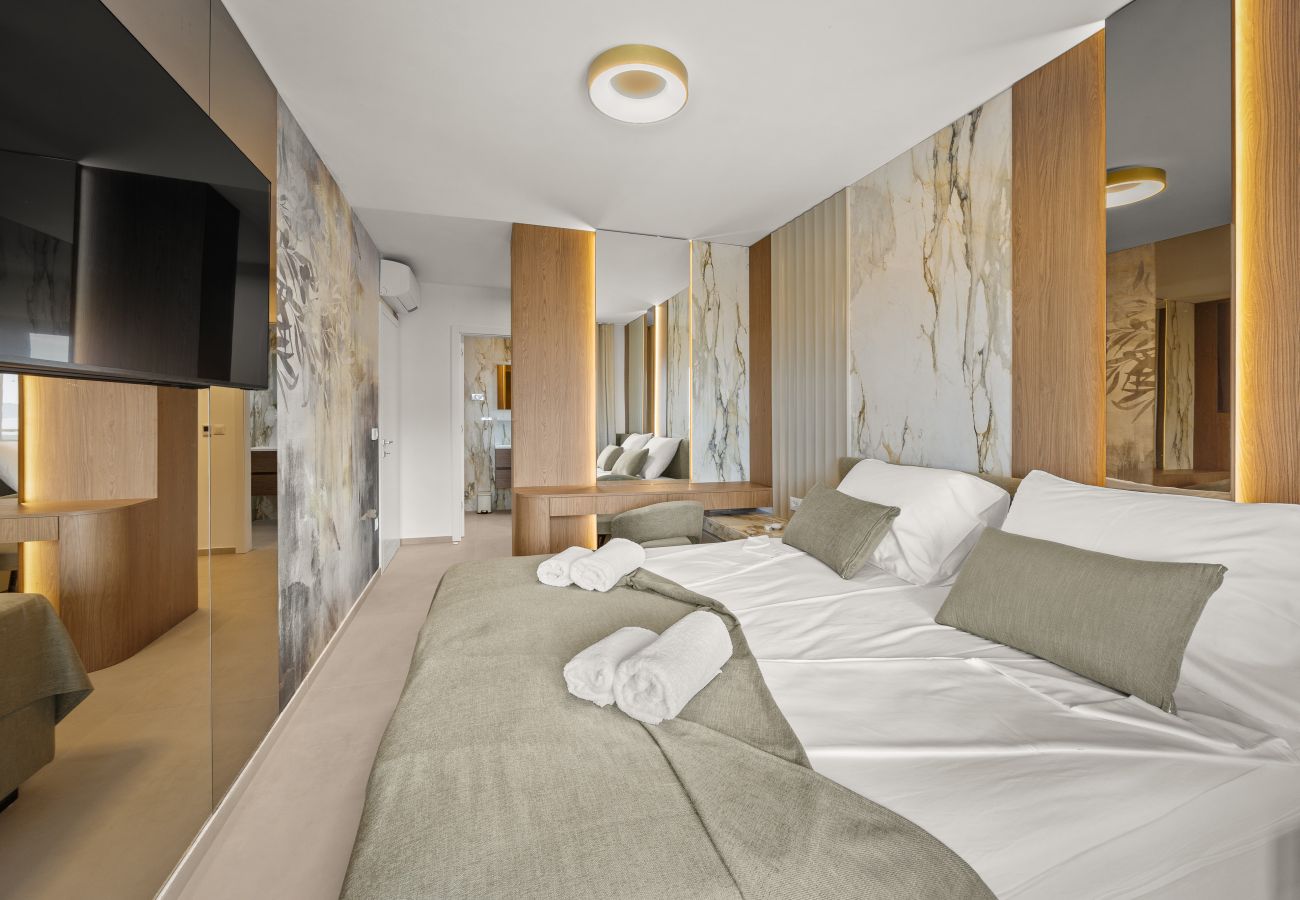 Ferienwohnung in Zadar - Olive Luxe Penthouse mit Jacuzzi und Meerblick