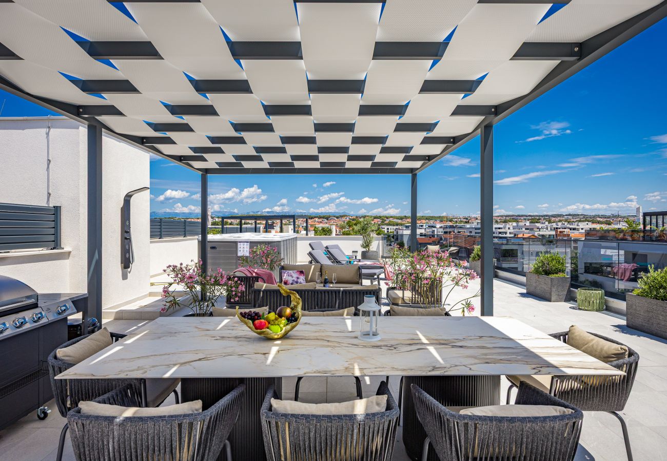 Ferienwohnung in Zadar - Olive Luxe Penthouse mit Jacuzzi und Meerblick