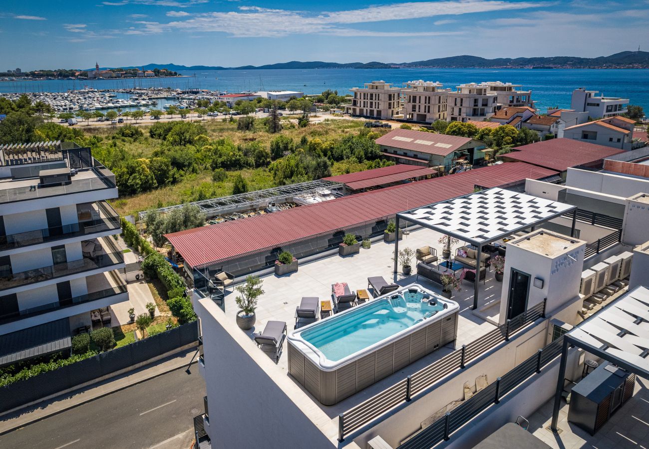 Ferienwohnung in Zadar - Olive Luxe Penthouse mit Jacuzzi und Meerblick