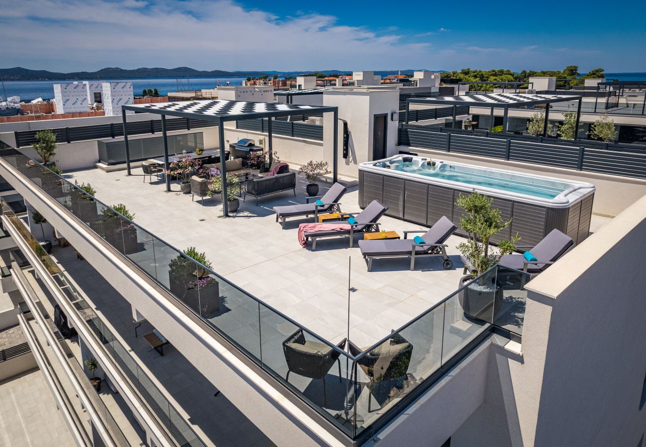 Ferienwohnung in Zadar - Olive Luxe Penthouse mit Jacuzzi und Meerblick