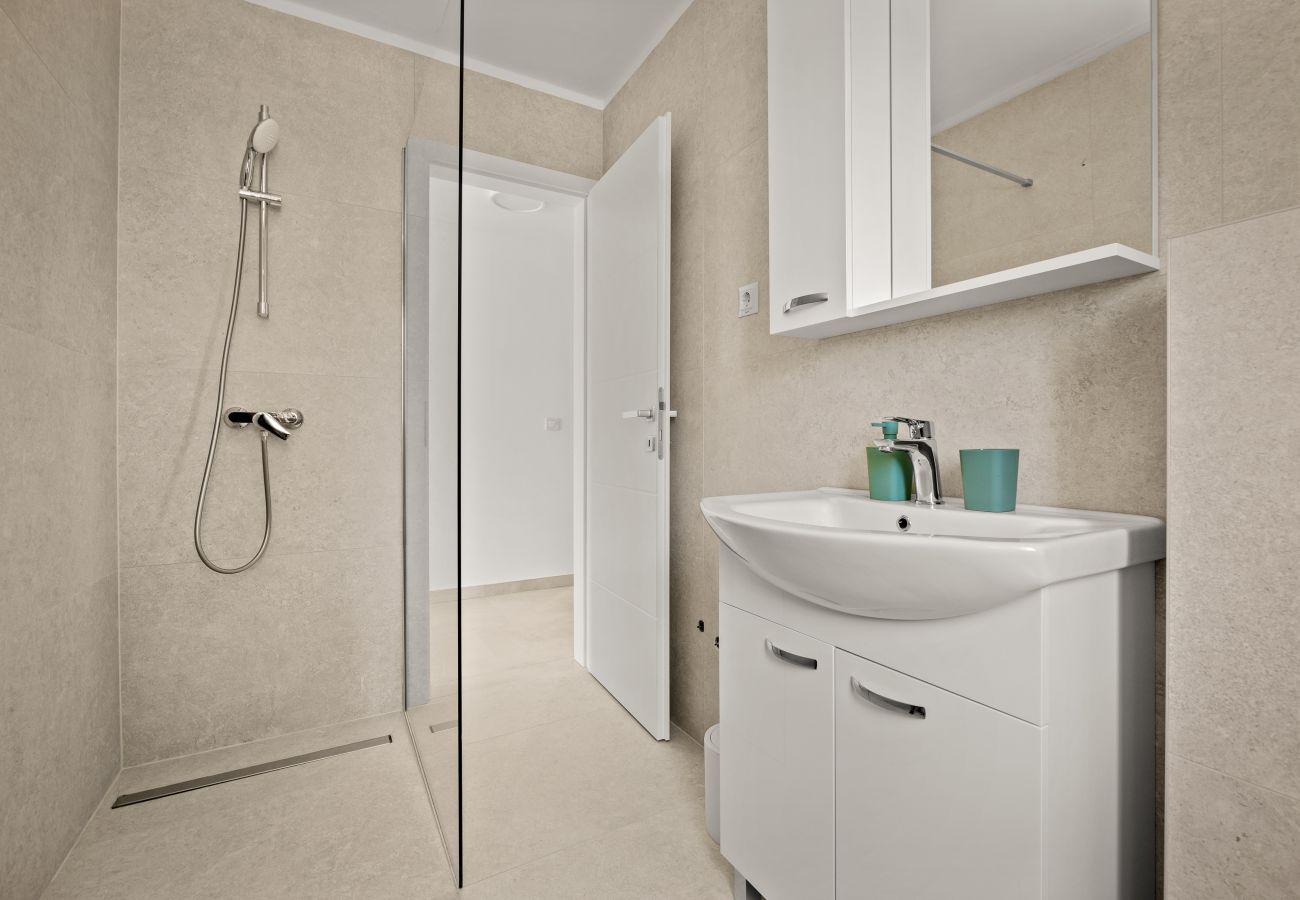 Studio in Petrcane - Villa Nela am Strand - Studio-Apartment 22
