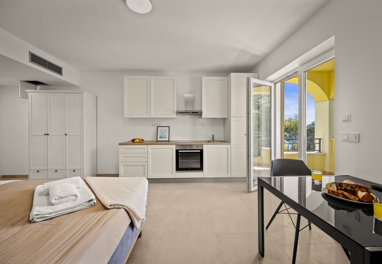 Studio in Petrcane - Villa Nela am Strand - Studio-Apartment 24