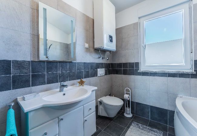 House in Galižana - Private Heated Pool, Sport Fields - Villa Sunshine House in Galižana - Private Heated Pool, Sport Fields - Villa Sunshine