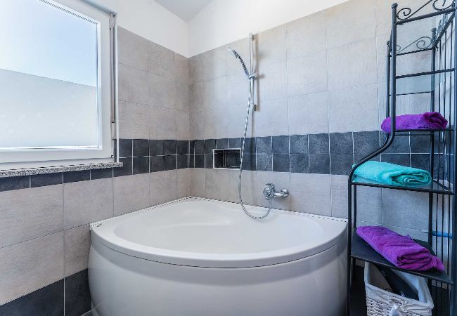 House in Galižana - Private Heated Pool, Sport Fields - Villa Sunshine House in Galižana - Private Heated Pool, Sport Fields - Villa Sunshine