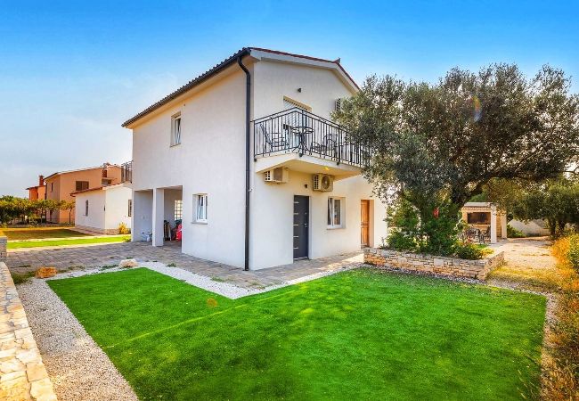 House in Galižana - Private Heated Pool, Sport Fields - Villa Sunshine House in Galižana - Private Heated Pool, Sport Fields - Villa Sunshine